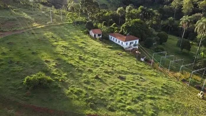 Fazenda com 3 dormitórios à venda, 430000 m² por R$ 1.950.000,00 - Souza - Rio Manso/MG