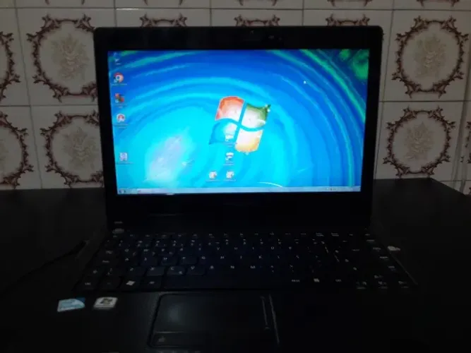 Notebook COM DEFEITO Emachines D728 Para Retirada de Peças ou Manutenção