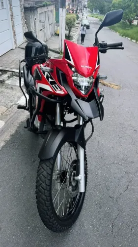 XRE 300 2023 Rally vermelha