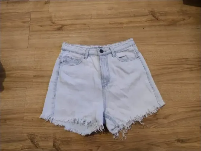 Short Jeans Feminino Claro Cintura Alta Destroyed