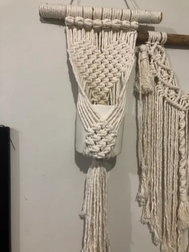 Suporte para plantas em macrame
