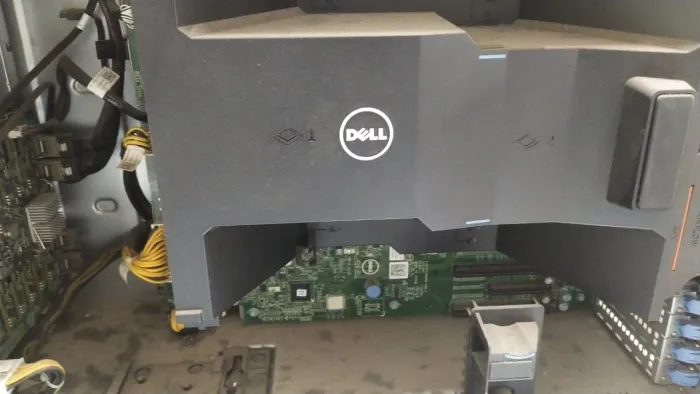 Servidor Dell T620 64 GB 2 TB de hd.