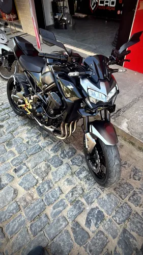 Kawasaki z900 para pessoas exigentes.