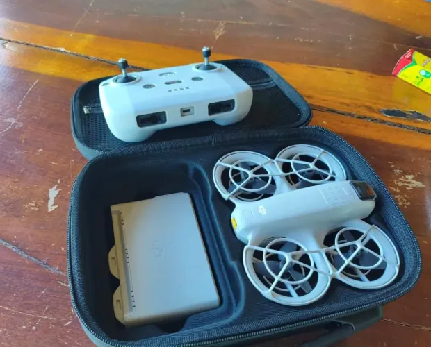 Vende-se esse drone ou troco em um celular do meu interesse ,fone:+ *