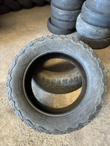 Pneus 285/60r20 BFGoodrich Meia Vida - R$ 600.00 Par (2 Unidades)