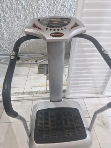 Plataforma Vibratória UpFitness Pro II para Exercícios