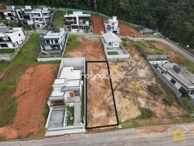 Vendo Terreno no Condomínio Vista da Pedra no bairro Forquilhas em São José/SC.