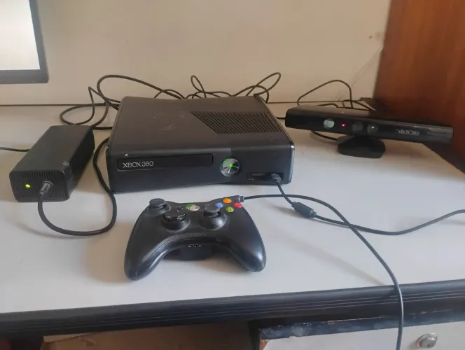 Xbox 360 desbloqueado com Kinect +1controle