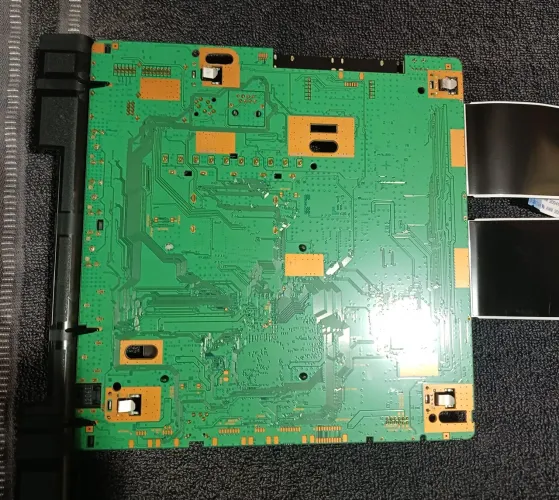 Placa principal da smart tv samsung.
