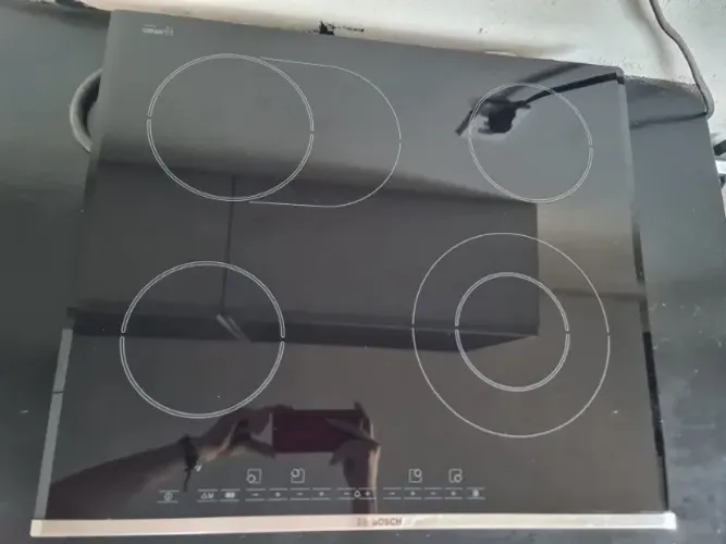 Cooktop BOSCH Fogão de Indução Modelo: PKN675T01R