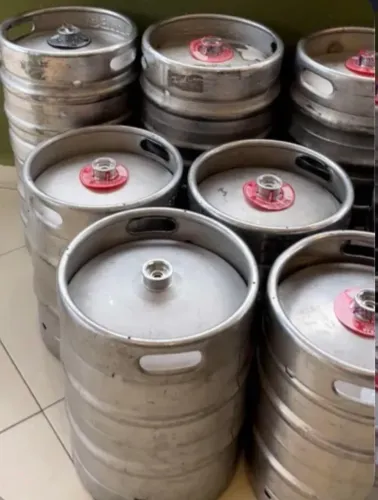 Vendo barril de chopp 50L vazio