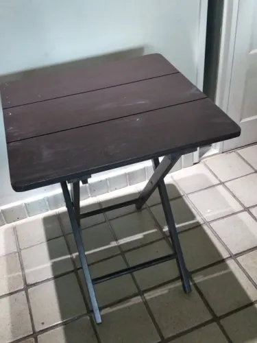 Mesa bar mesinha dobrável madeira como nova 60x60cm