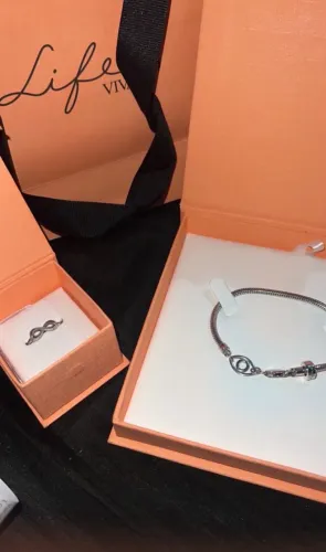 Anel e pulseira vivara novíssimo (400 reais os 2)