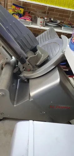 Vendo fatiadeira de frios