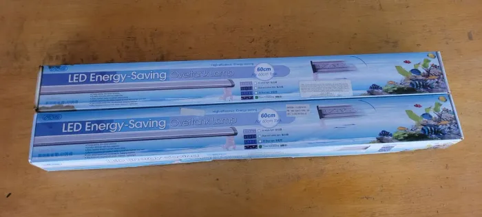 2 LUMINÁRIAS LED MARCA ISTA MODELO OVERTANK 60CM PARA AQUÁRIOS