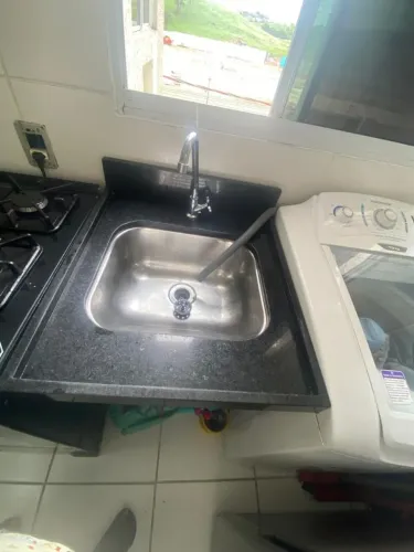 Vendo pia, fogão e tanque pode parcelar também.