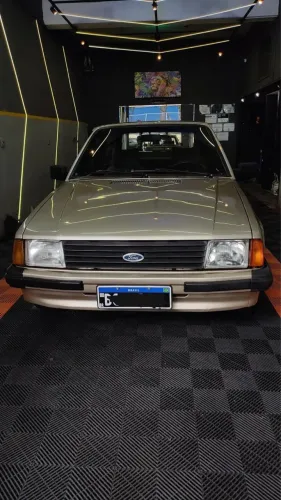 Ford Escort GL 1.6i / 1.6 (álcool) 1985