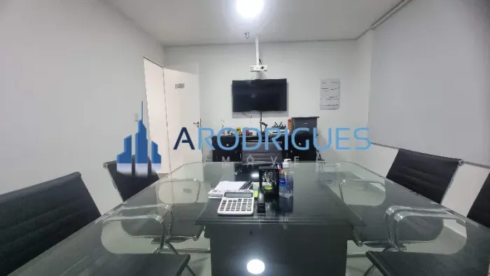 Locação de Casa Comercial MOBILIADA em Perdizes: 6 Salas, 3 Banheiros, 1 Vaga de Garagem -