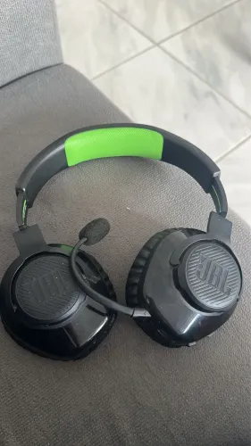 Headset JBL quantum sem fio . Bateria dura 48 horas
