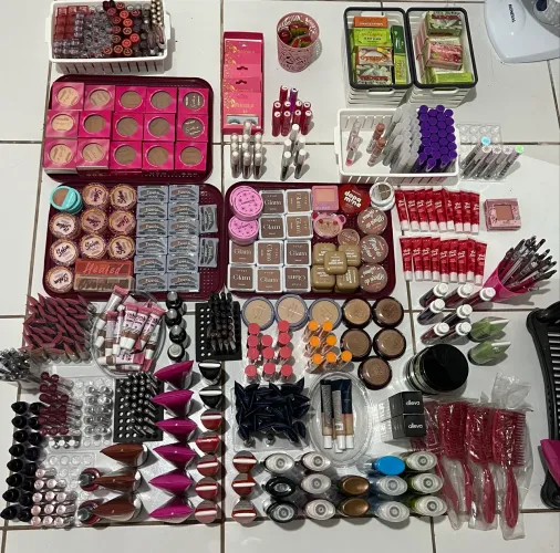 Passo estoque de maquiagem para loja de R$10,00