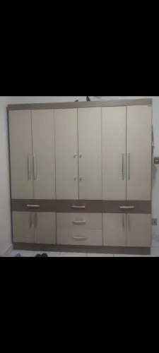 Guarda roupa grande