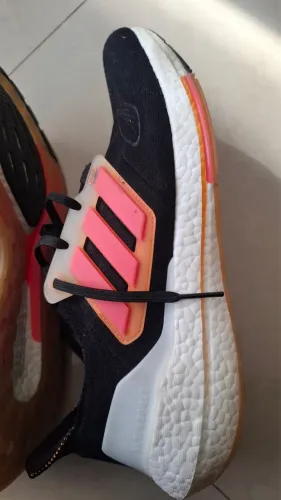 Tênis Adidas Ultra Boost tamanho 43
