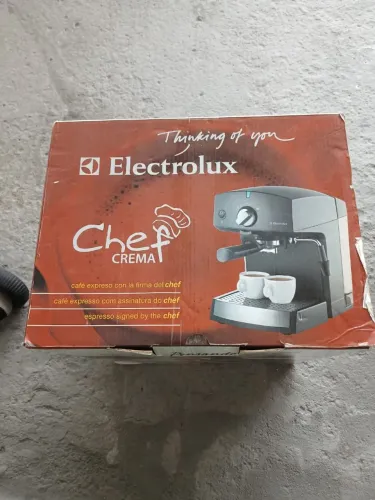 Cafeteira Expresso Electrolux Chef Crema 15 Bar - Na Caixa
