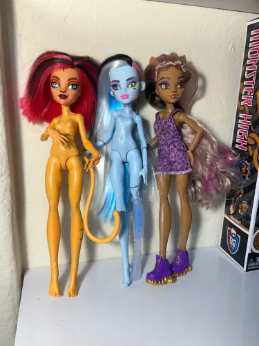 Lote 3 bonecas monster high buried secrets sucatas Clawdeen, Frankie Stein e Toralei