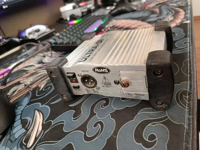 Direct box behringer