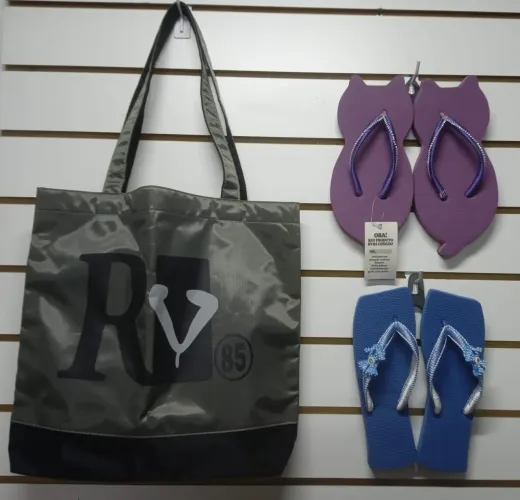 Compre 2 chinelos ganha 1 bolsa