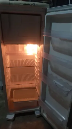 Jeladeira Electrolux 280 litros