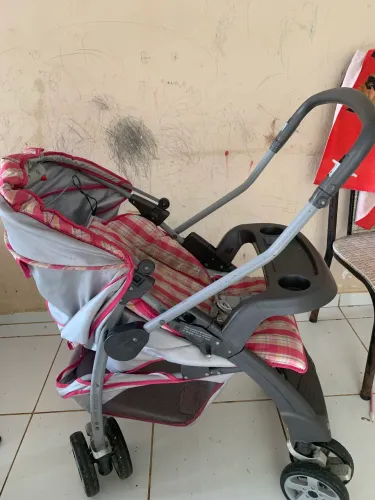 Carrinho de bebê da marca burigotto