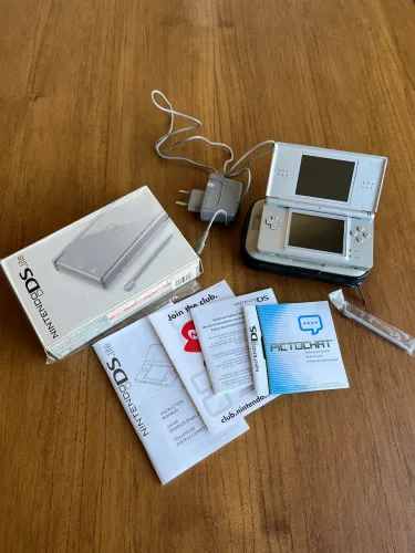 Nintendo DS Lite
