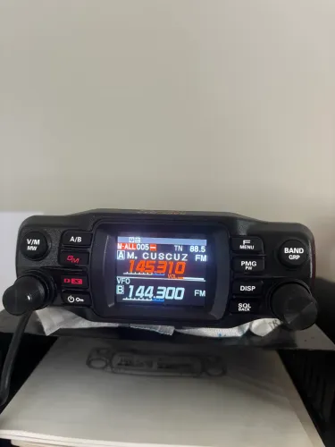 Rádio Yaesu FTM 200 (DIGITAL)