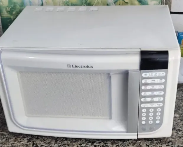 MICROONDAS ELECTROLUX 31 LITROS