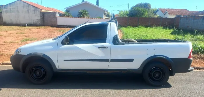 Fiat Strada 1.4 MPI Fire Flex 8V CS 2012