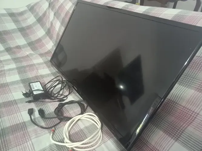 Vendo Smart TV 32 pol. SAMSUNG - modelo: HD UN32J4300AG -Resolução HD