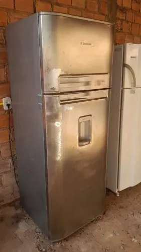 Geladeira dúplex Electrolux frost free inox. $650