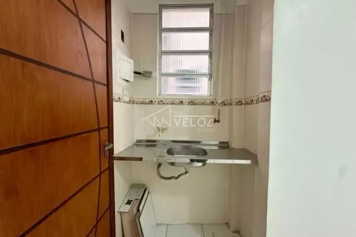 Kitnet/Conjugado : / Residencial / Centro