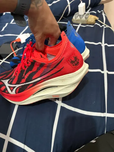 Tênis Mizuno rebellion pro 3 com placa de carbono (usado uma vez só/ original)