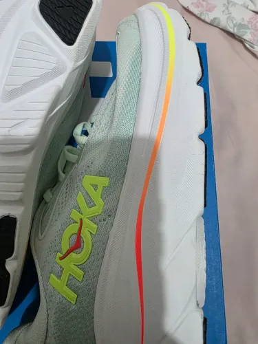 Hoka Clifton 10