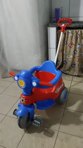 Carrinho para passeios bem resistente