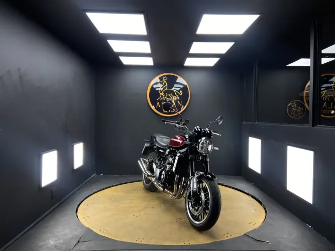 Kawasaki Z900rs 2023