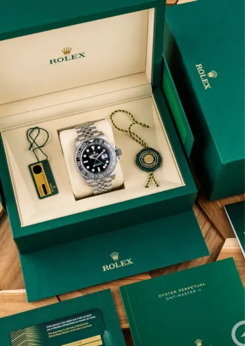 Relógio Rolex clone com caixa