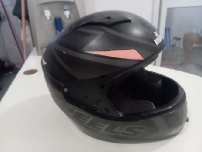 Capacete PEELS ICON COM ÓCULOS EMBUTIDO SÓ R$ 60