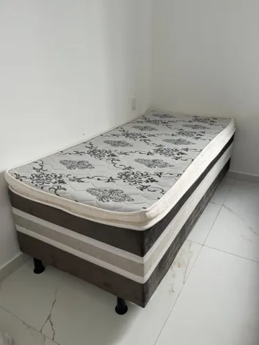 2 Cama box de solteiro