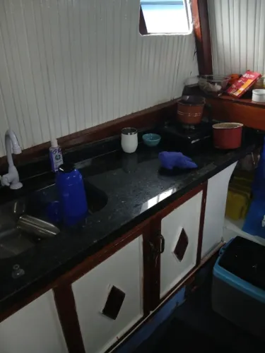 Barco com.casco em fibra média do 14 metros motor mwm 229 6 cilindros caixa zf bw40