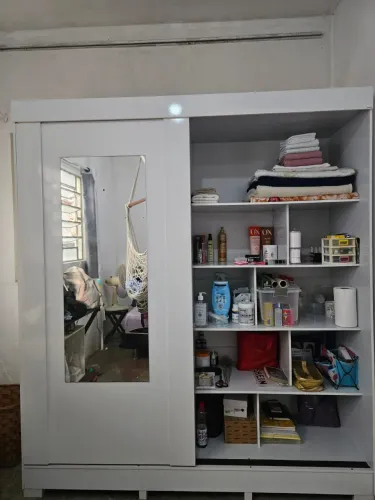 Guarda-roupa de Casal 2 Portas Deslizantes com Espelho - Excelente Estado