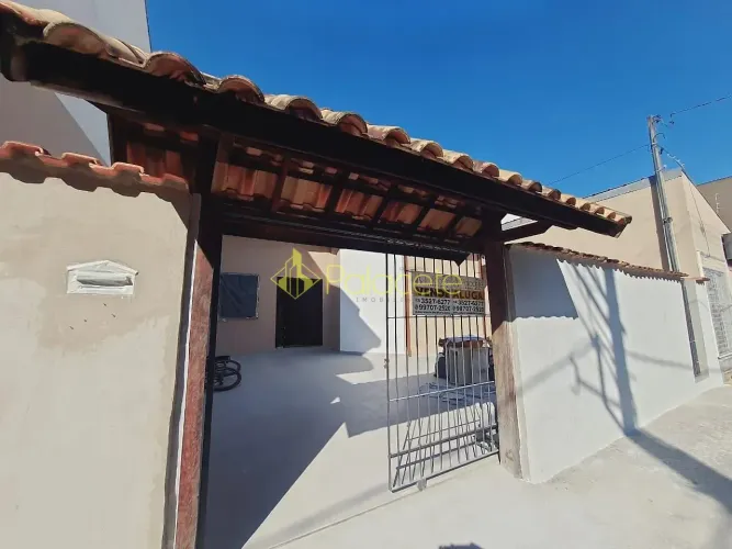 "Espaço e Conforto para sua família: Casa com Terreno inteiro, para venda, 4 Dormitórios e
