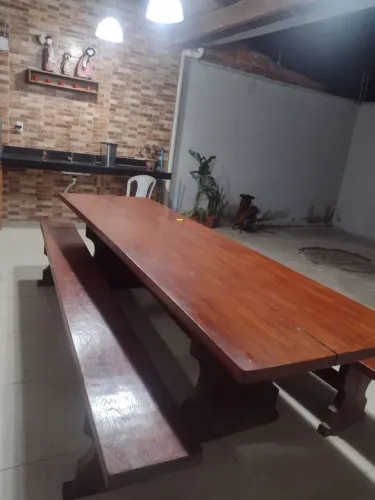 Mesa de madeira grande